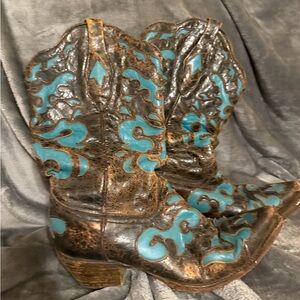 Women's Western Boots with Blue Accents